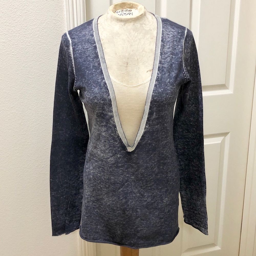 EUC- Gap (PRODUCT) RED - Ltd Edition Distressed Navy Blue Deep V-Neck Sweater- M